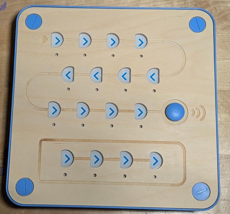 The Cubetto control board.